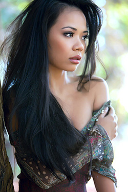 Luana Lani in "Exotic Beauty Luana Lani" via missluana.com