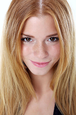 Chrissy Fox in "Chrissy Fox Via Watch4Beauty" via Watch4Beauty